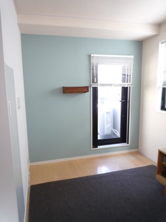 階段クロスの貼替と手すりをスタイリシュにしてリフレッシュ♪　目黒区S様邸